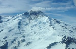 Wildlife Sightseeing in Mount Spurr with Alaska Air Service. Small-group guided tours from Anchorage, unforgettable views and experiences.